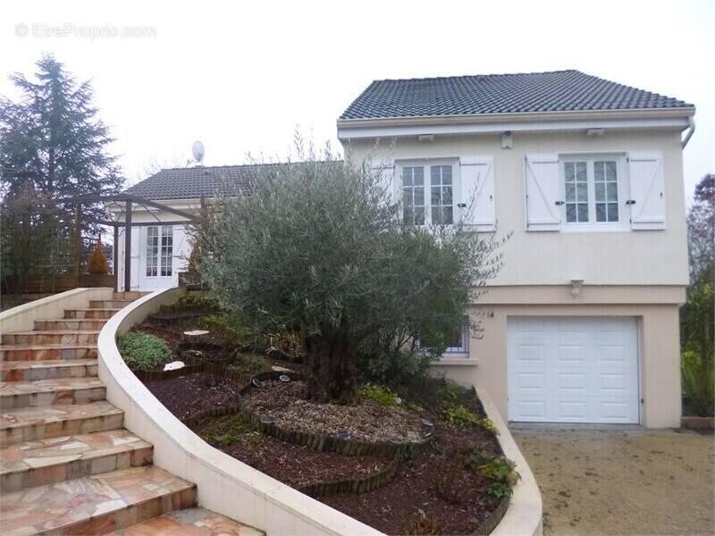 Maison à LIZY-SUR-OURCQ