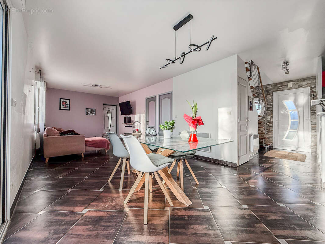 Maison à ROSIERES-EN-SANTERRE