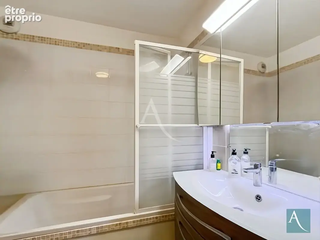 Appartement 3 pièces 67 m² - Balcon, Parking, Dernier étage - photo 3