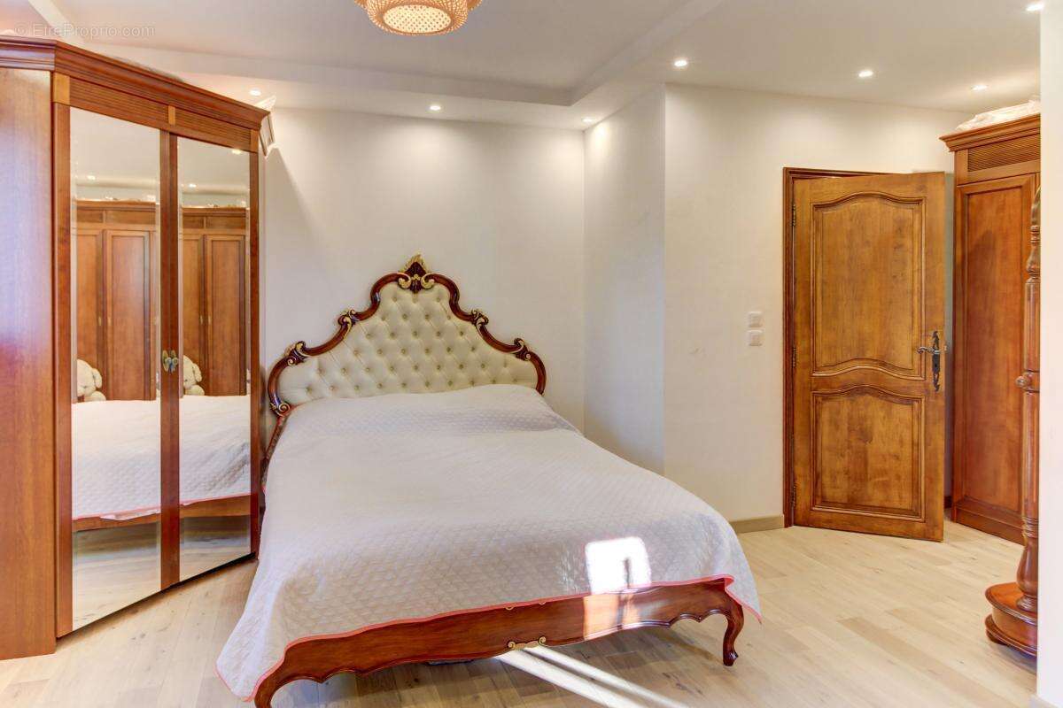 Maison à LA COLLE-SUR-LOUP