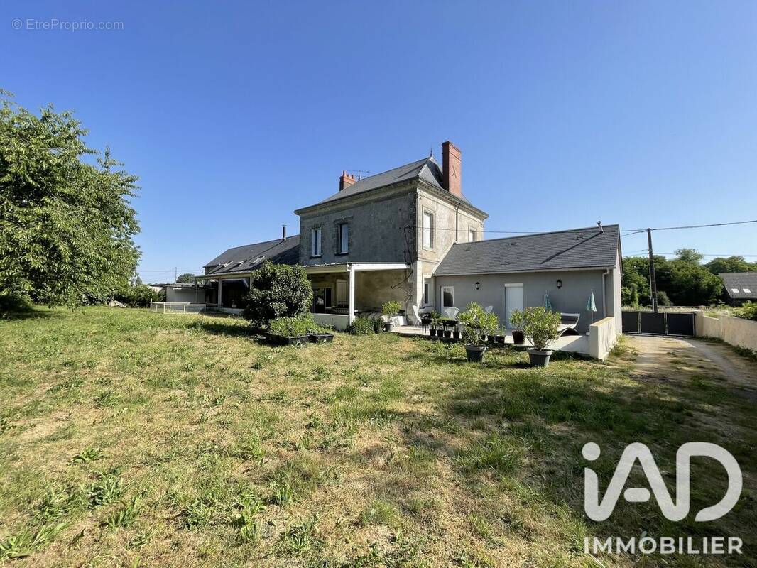 Photo 1 - Maison à NEUILLE-PONT-PIERRE
