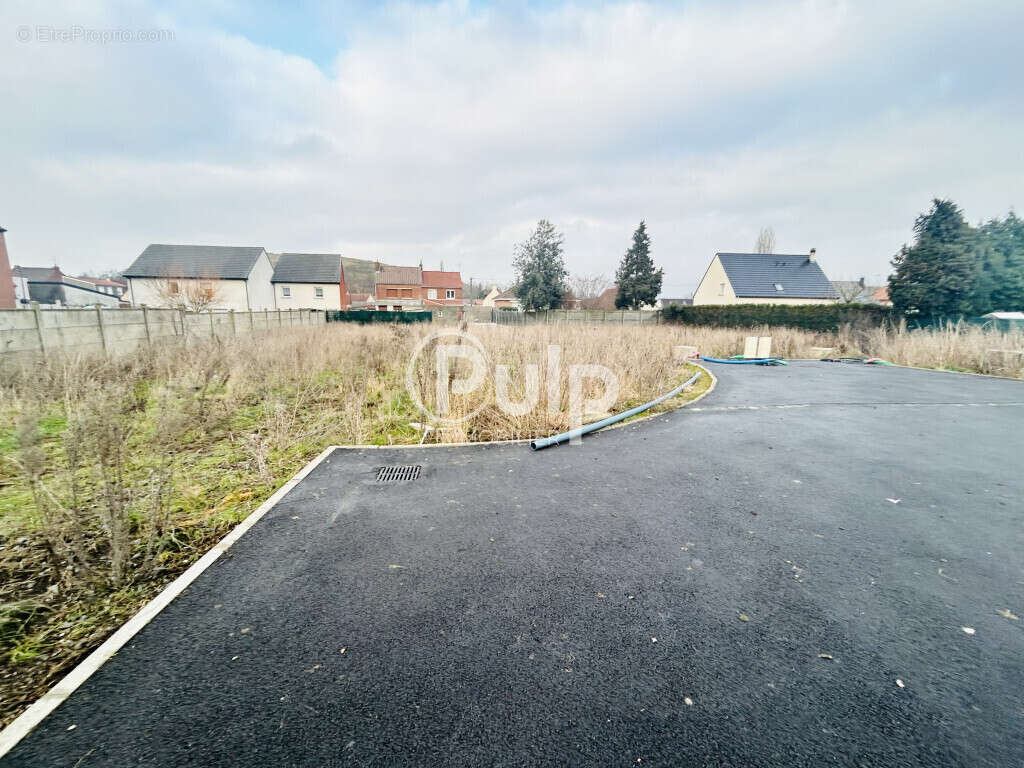 Terrain à COURCELLES-LES-LENS