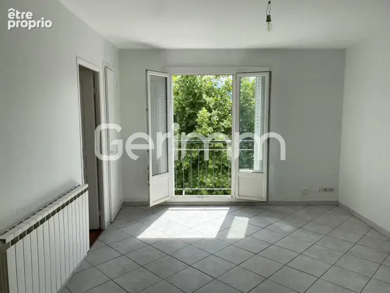 Vente - Appartement - 3 pièces + cuisine - 45 m² - 119 000 € - - photo 13