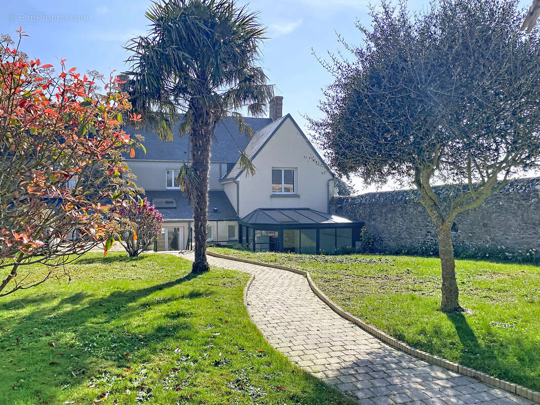 Maison à TOURVILLE-SUR-SIENNE