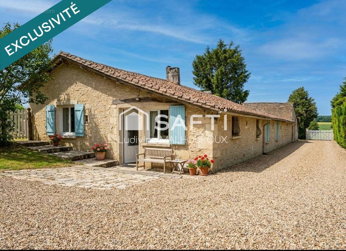 Photo 1 - Maison à JUILLAGUET
