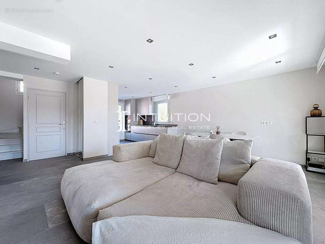 Cannes - Croix des Gardes : Superbe duplex avec vaste terrasse - photo 10