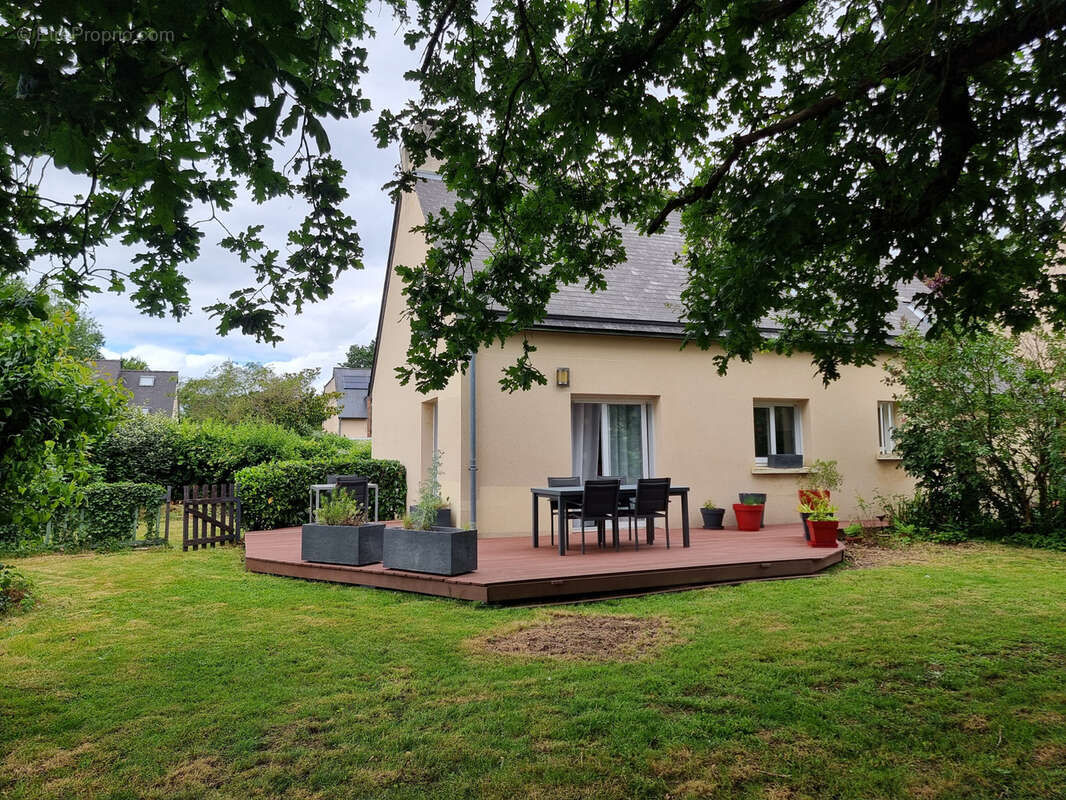 Maison à SAINT-ERBLON