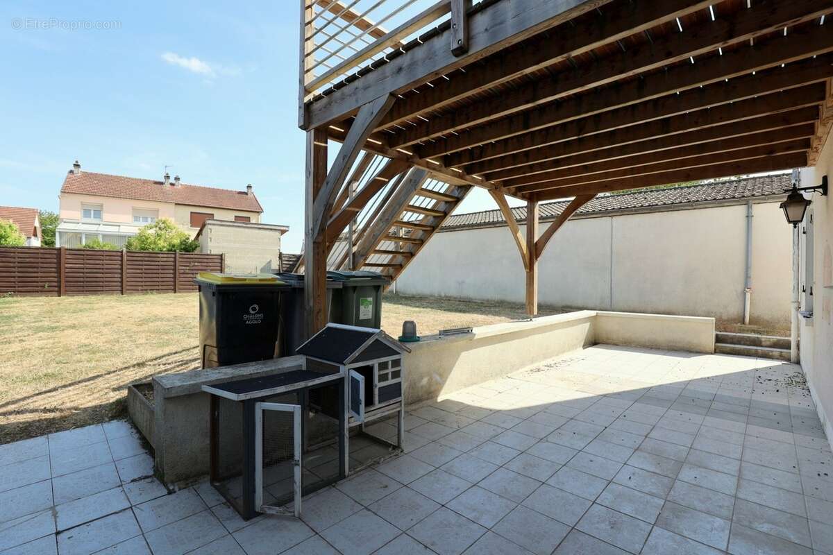 Maison à vendre 6 pièces avec garage en sous sol et jardin plat SAINT MARTIN SUR LE PRE (51) - photo 18