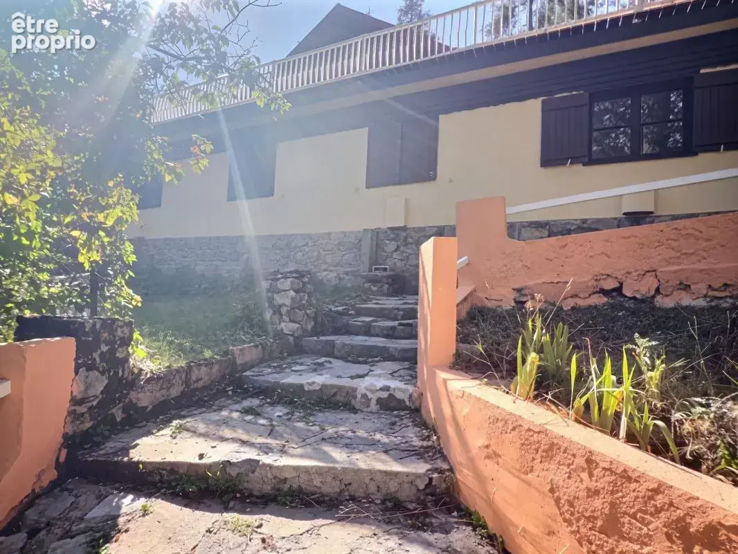 Idéal investissement locatif pour ce chalet en duplex ..
La Colmiane, station de ski et d’été…
Demandez moi la vidéo pour plus d - photo 12