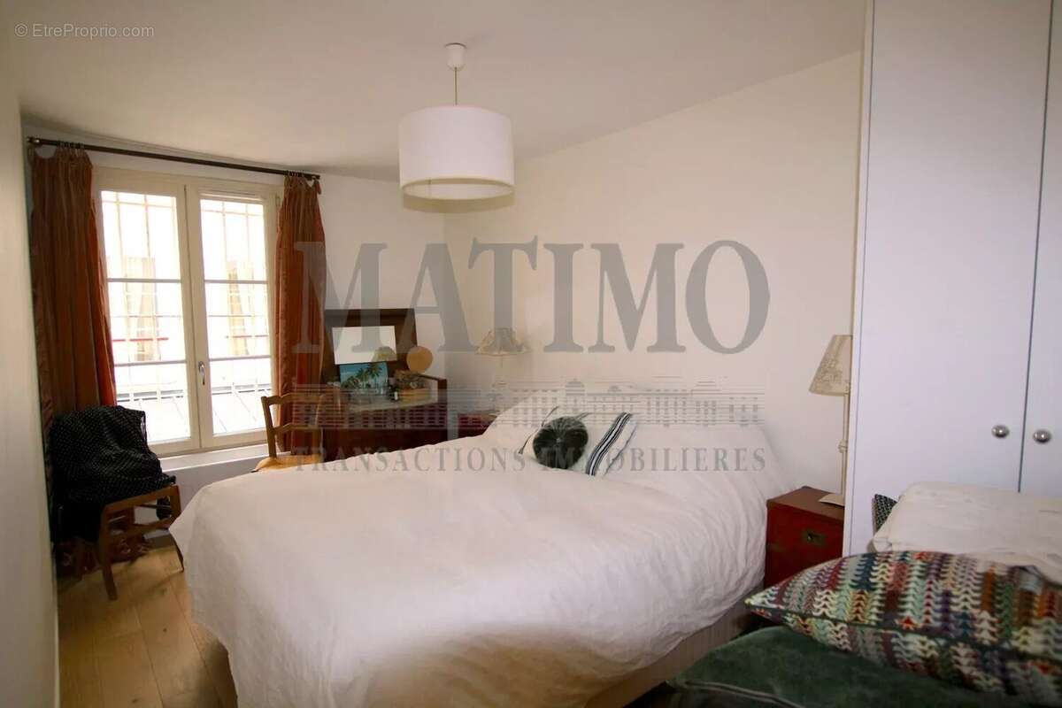 Appartement à PARIS-2E