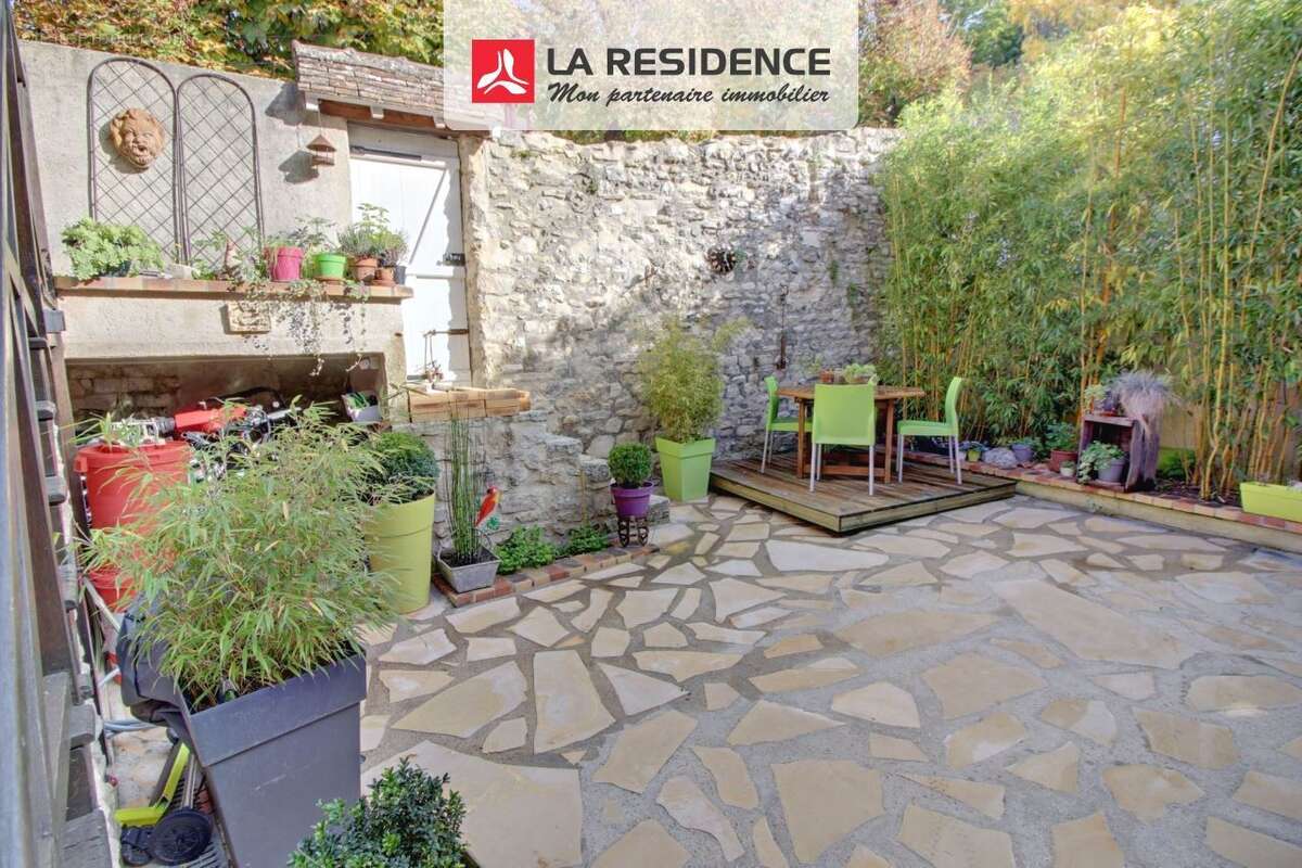 Maison à AUFFREVILLE-BRASSEUIL