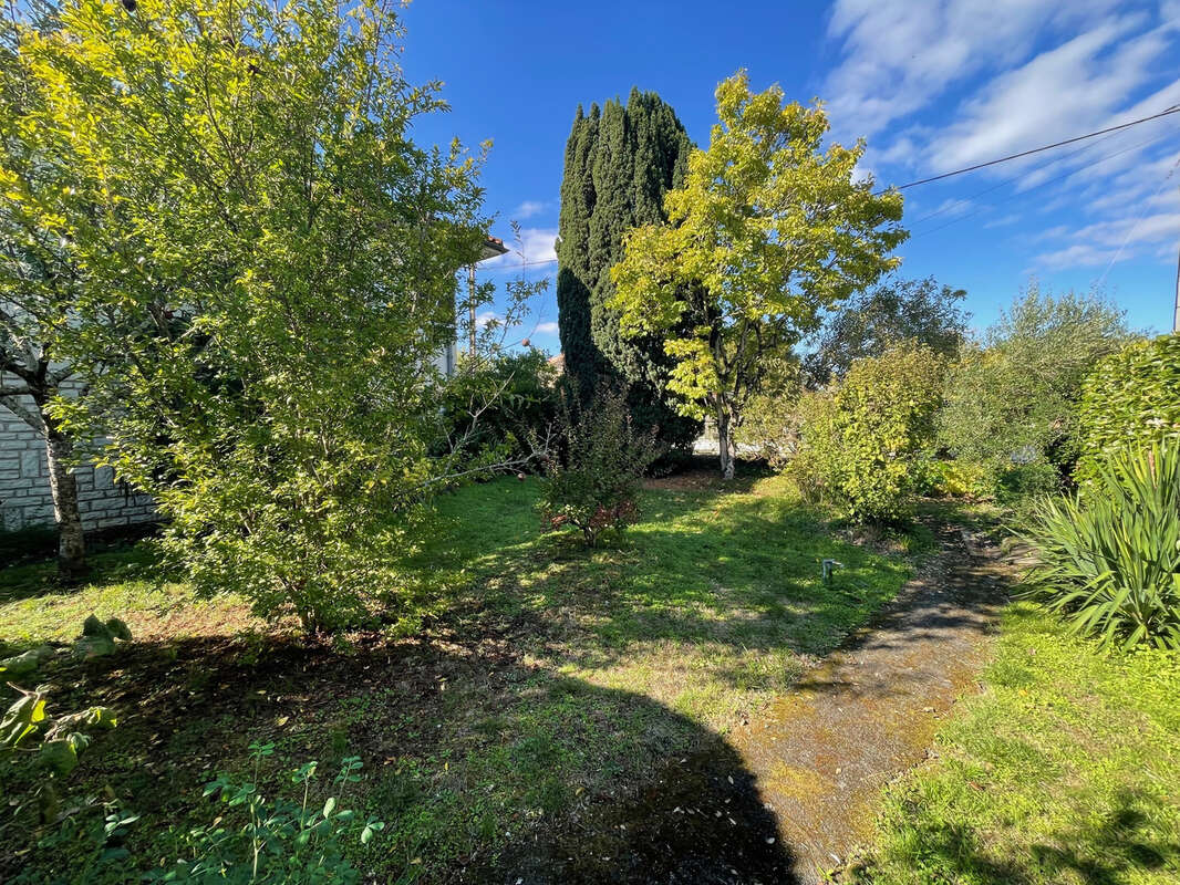 Maison à L&#039;ISLE-D&#039;ESPAGNAC