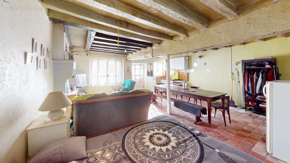 Maison à SURY-EN-VAUX