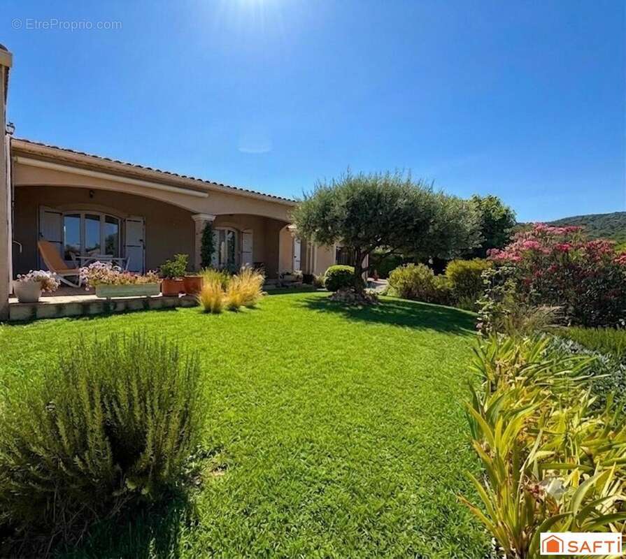 Maison 130 m² à Buisson  - photo 3