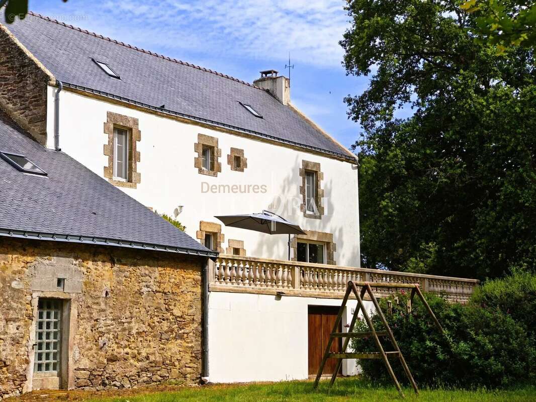 Maison à SURZUR