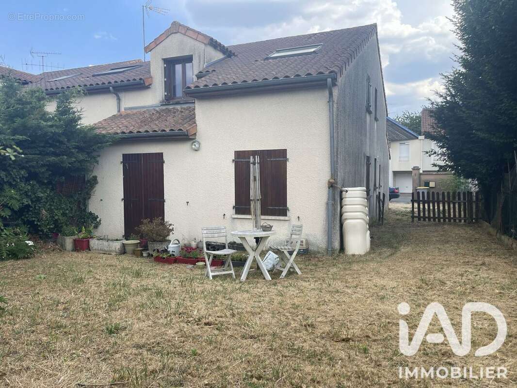 Photo 2 - Maison à POITIERS