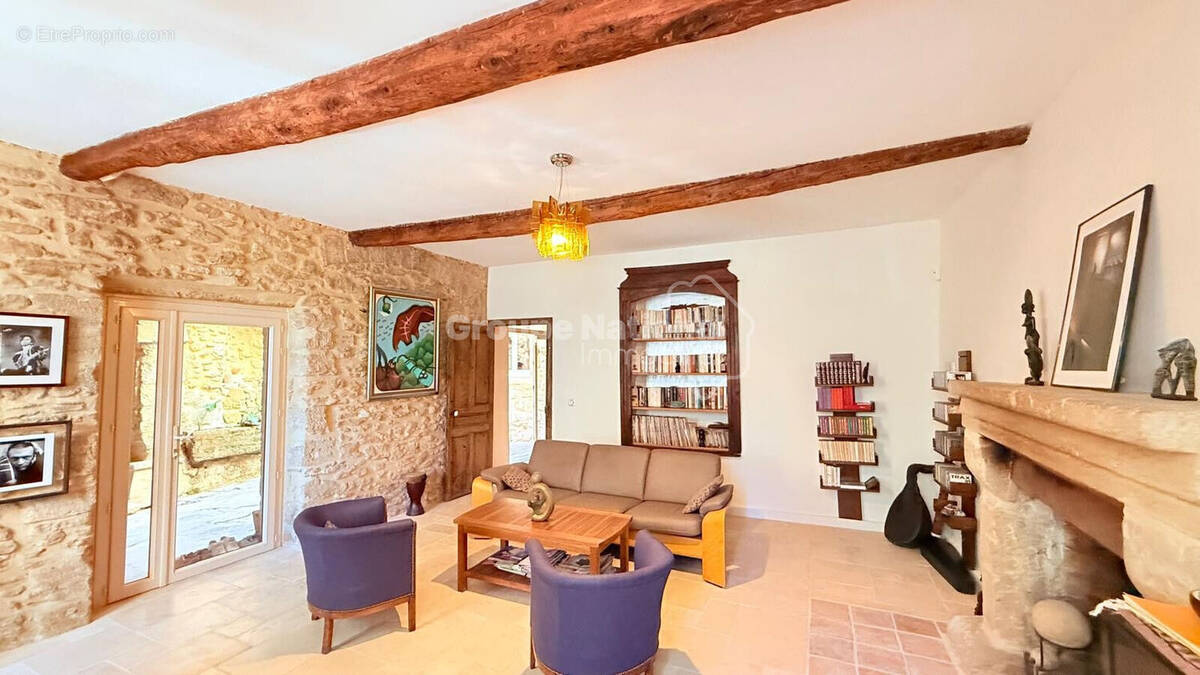 Maison à COURTHEZON