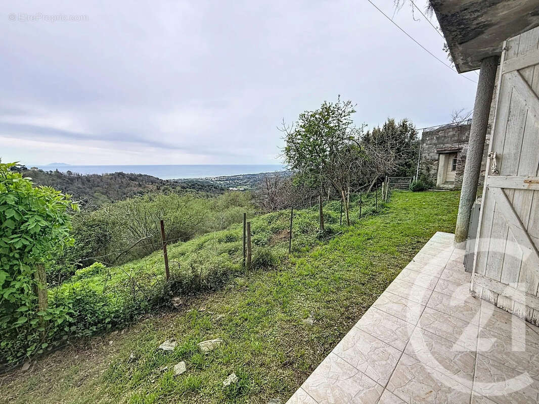 Appartement à VELONE-ORNETO