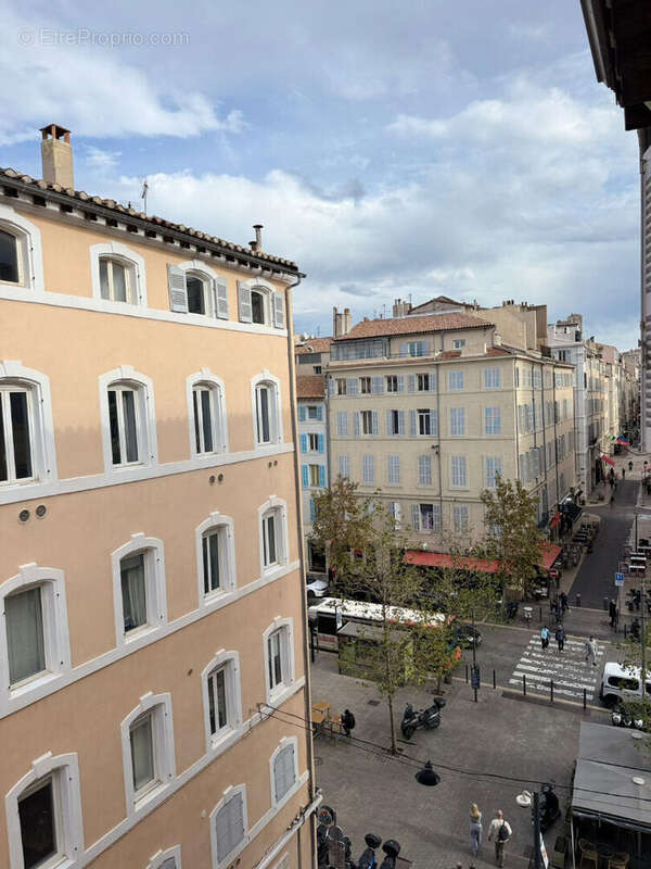 Appartement à MARSEILLE-1E
