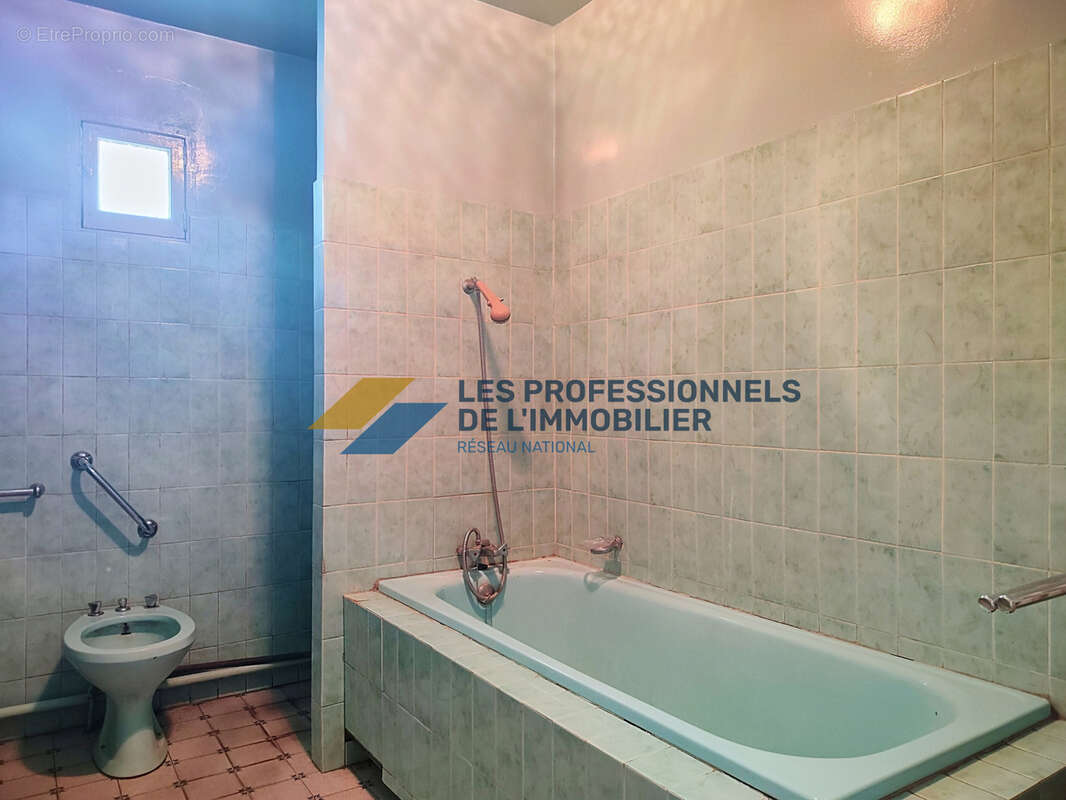 Maison de ville 141 m2 + dépendances / Amilly - photo 8