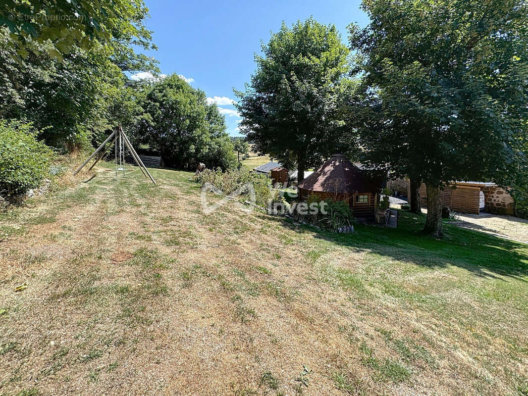 Terrain à CHATEAUNEUF-DE-RANDON
