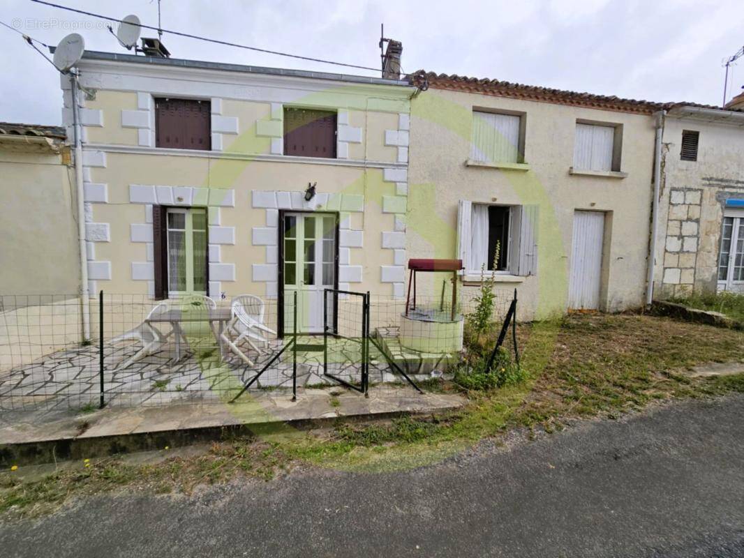 Maison à SAINT-BONNET-SUR-GIRONDE