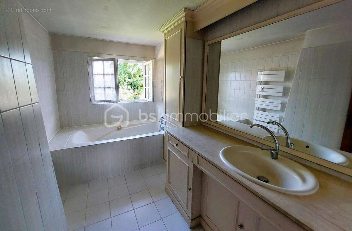 Maison à FRESNOY-LA-RIVIERE