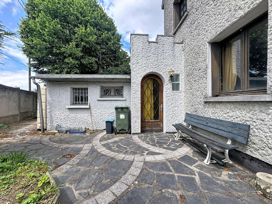 Maison à PARAY-VIEILLE-POSTE