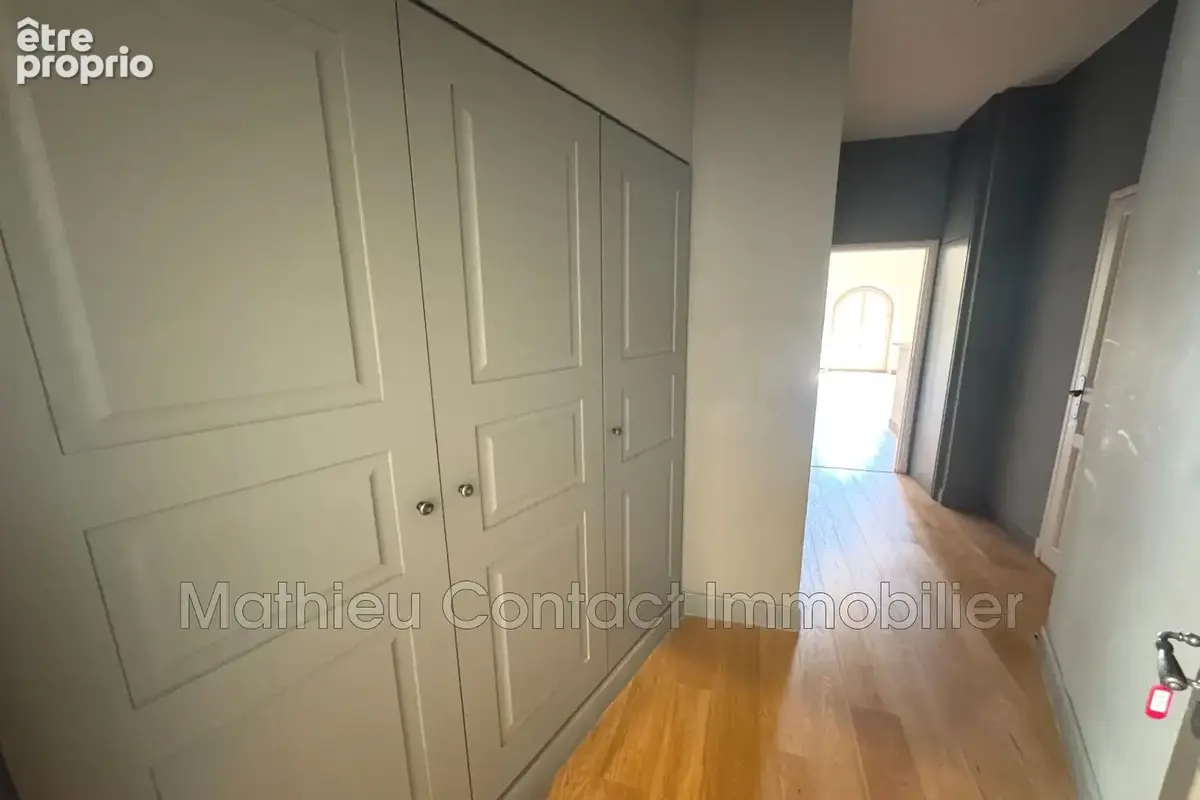 Appartement 75 m² à Nimes  - photo 8