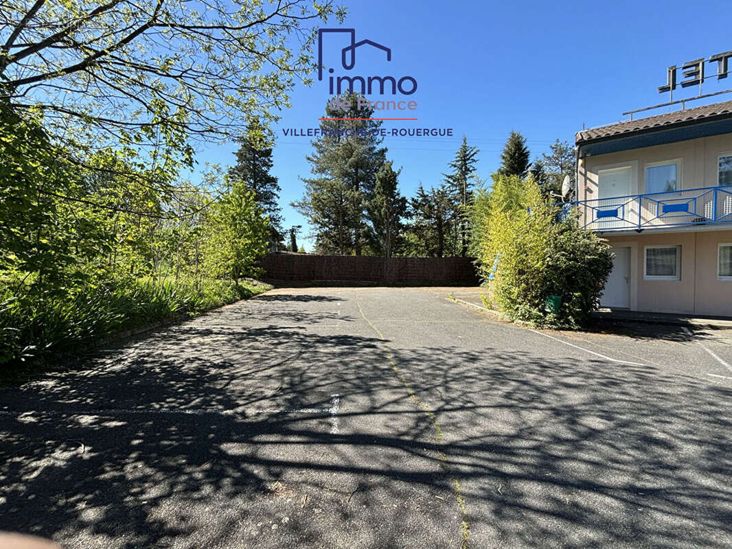 Commerce à MALEVILLE