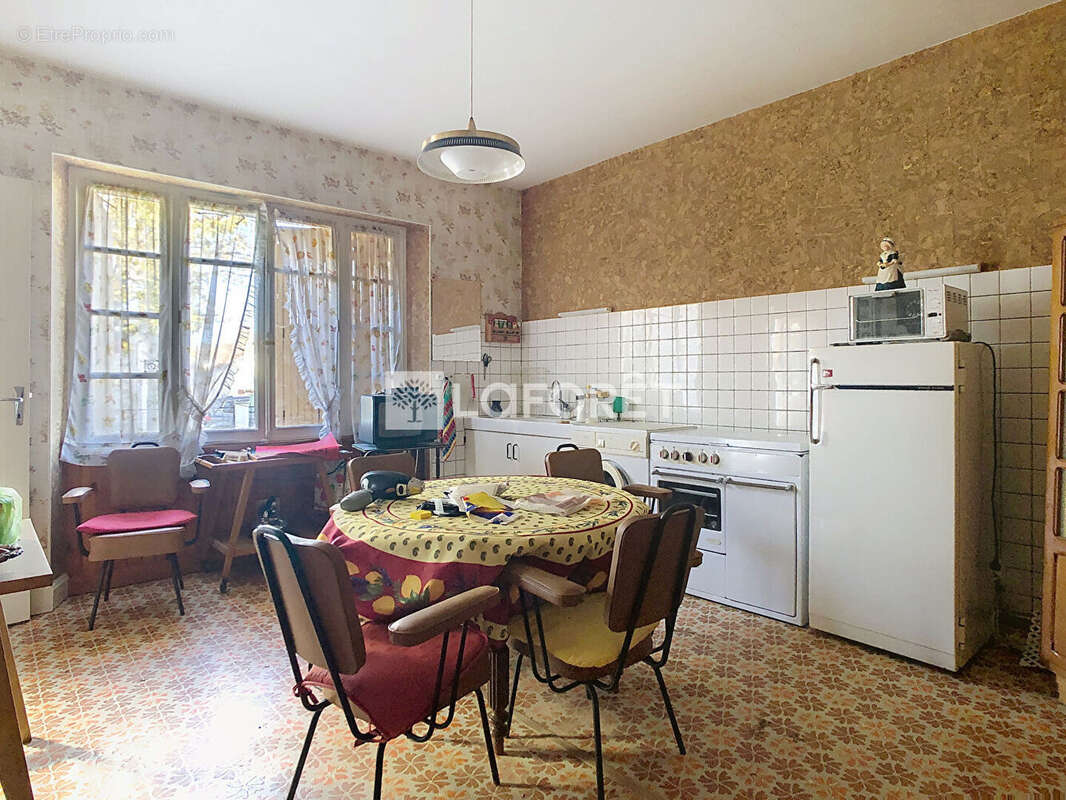 Maison à MONTOT-SUR-ROGNON