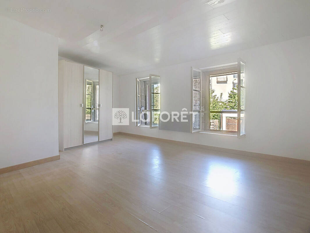 Appartement à VOUZIERS