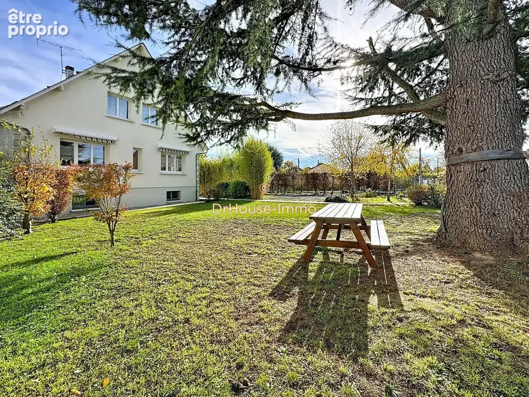 Maison 9 pièces 211 m² à vendre à Amilly (45200) - photo 4