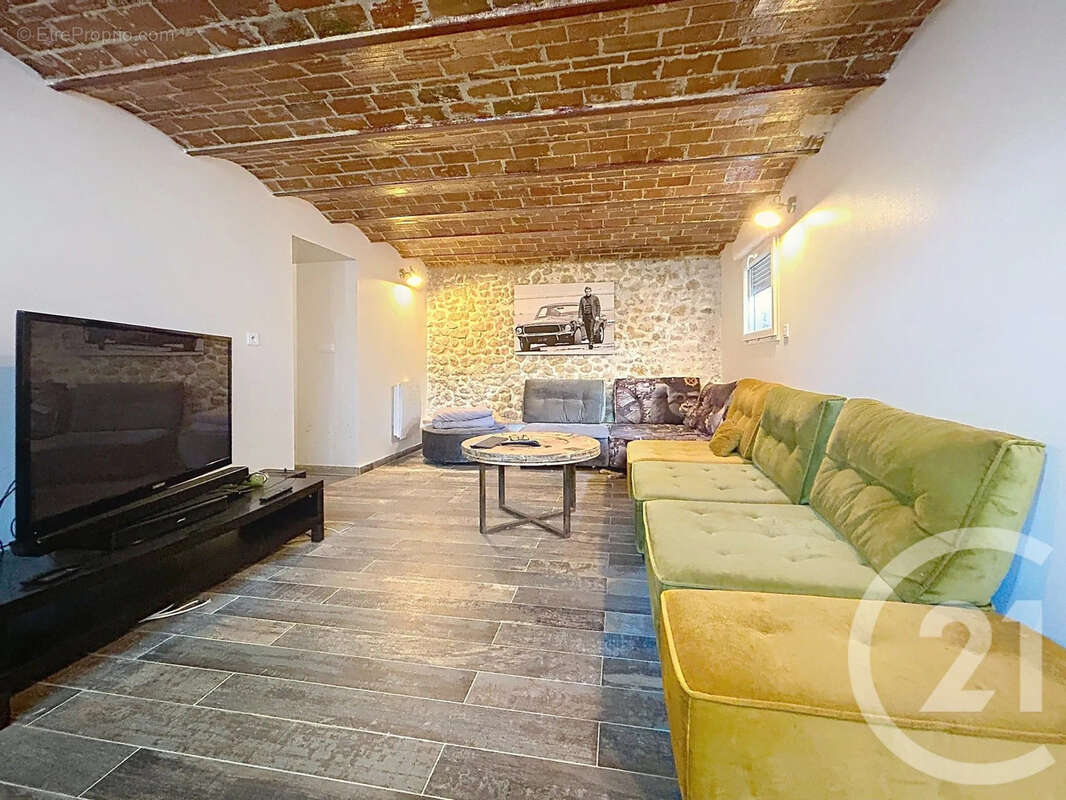 Appartement à BRIE-COMTE-ROBERT