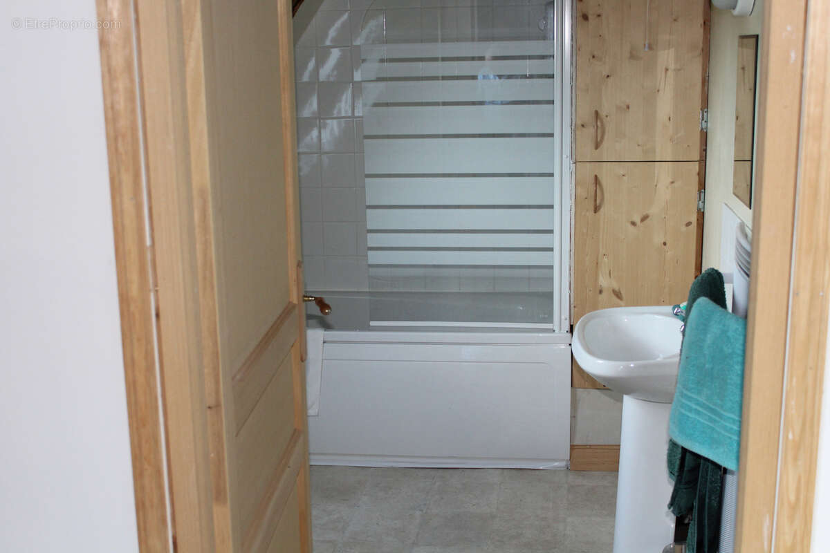 Maison à SAINT-MARTIN-CANTALES