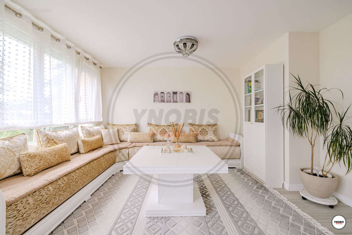 Appartement Les Mureaux  4 pièce(s) 86 m2 - photo 2