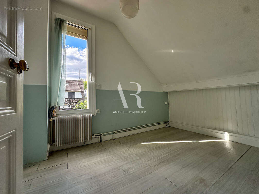 Maison à SAINT-MAUR-DES-FOSSES