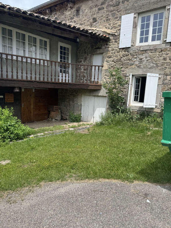 Maison à SAINT-JUST-MALMONT