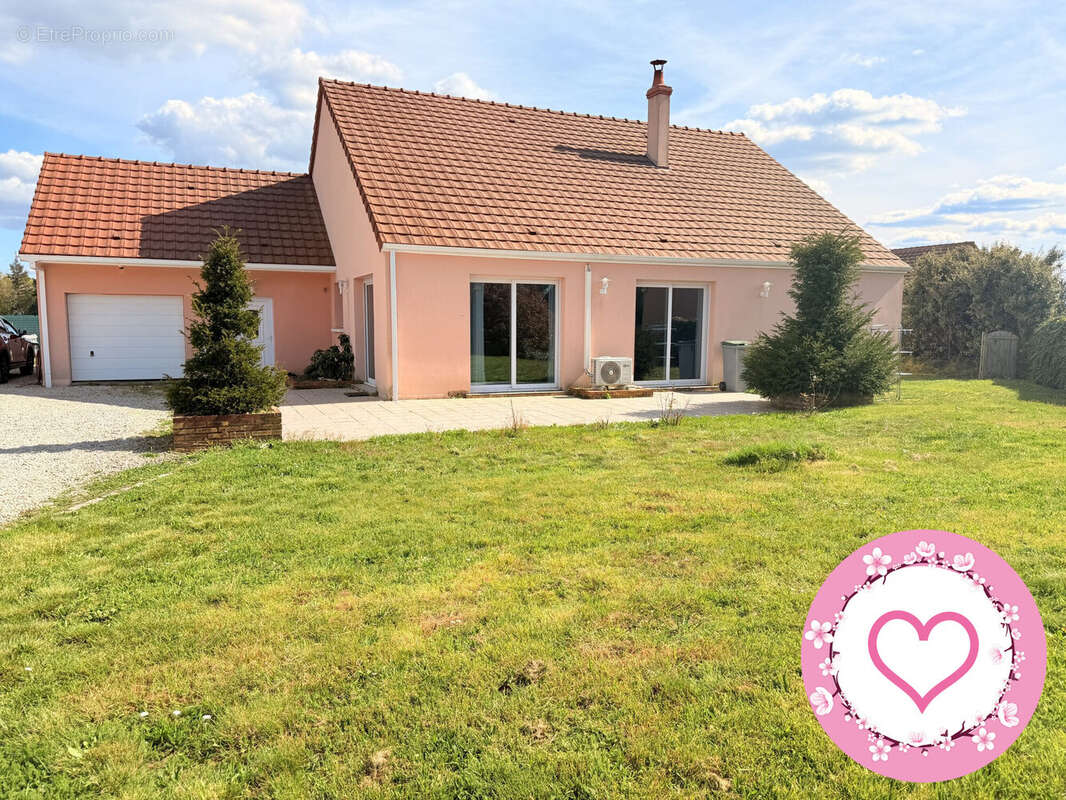 Maison à LES BORDES