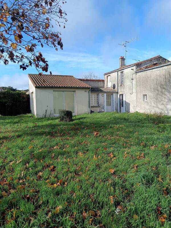 Maison à NUEIL-LES-AUBIERS