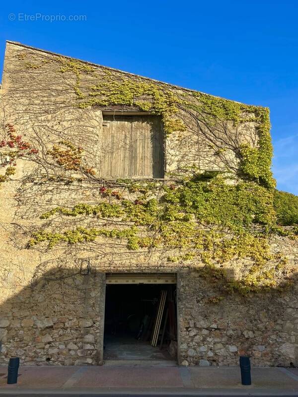Maison à SAINT-LAURENT-DE-LA-SALANQUE