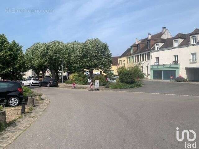 Photo 5 - Commerce à CHATEAUFORT