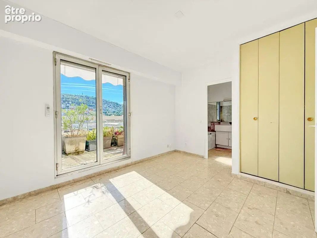 Appartement traversant 5 pièces, vue à 360° imprenable - Nice, Quartier Riquier - photo 5