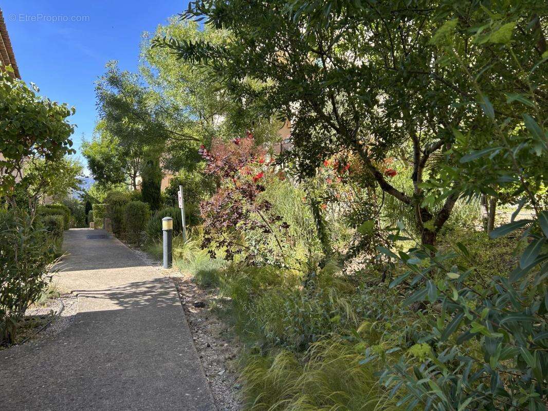 Appartement à MALLEMORT