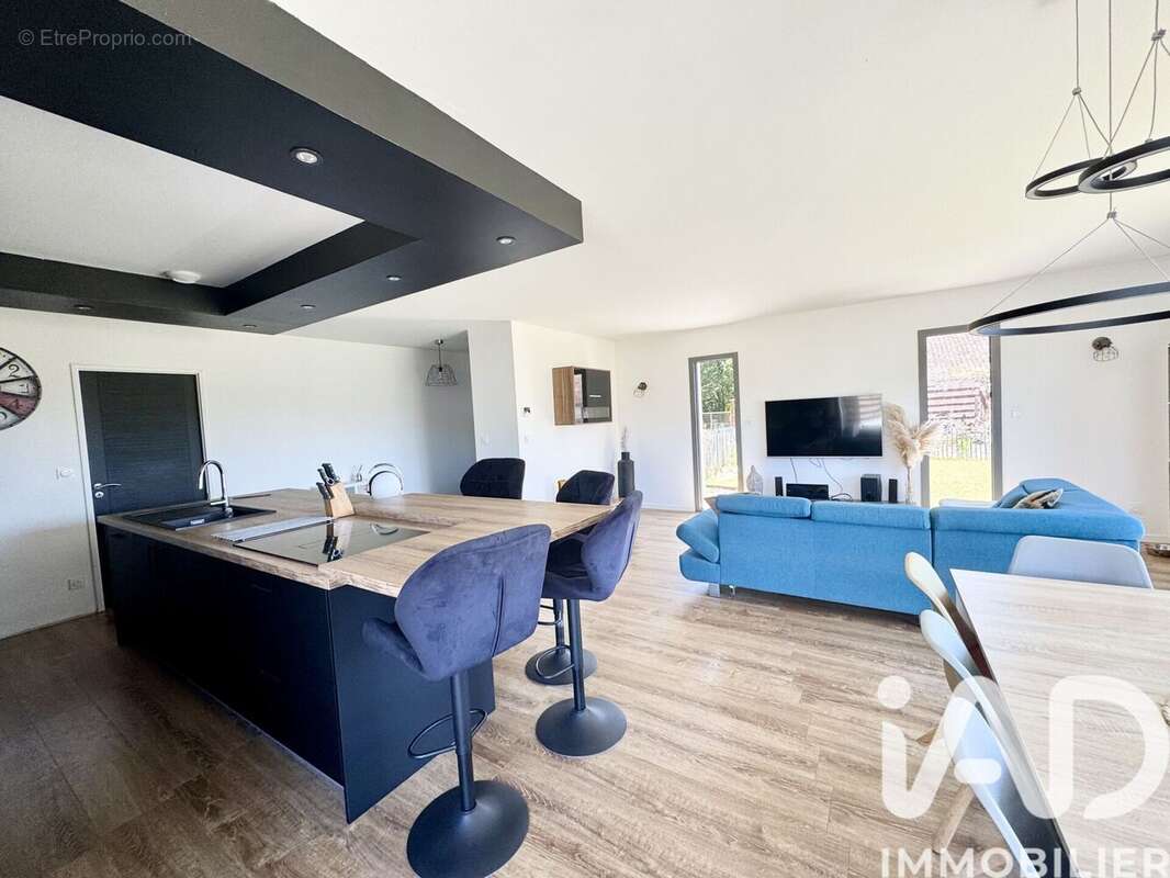 Maison 108 m² à Boutiers-Saint-Trojan  - photo 7
