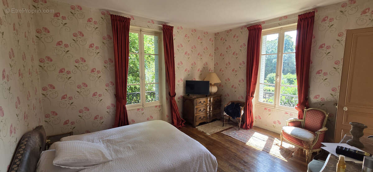 Elégante villa du 19ème sur 4 759 m2 de parc arboré clos de murs - photo 17