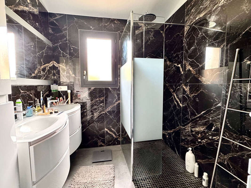 Maison à LES ANGLES