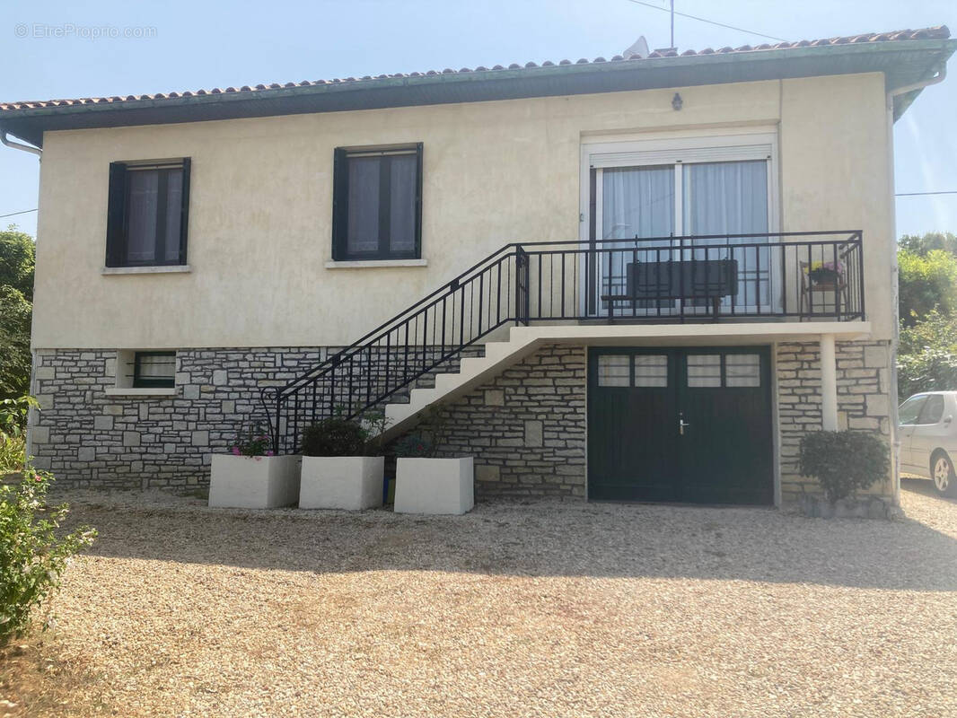 Maison à MONTAYRAL