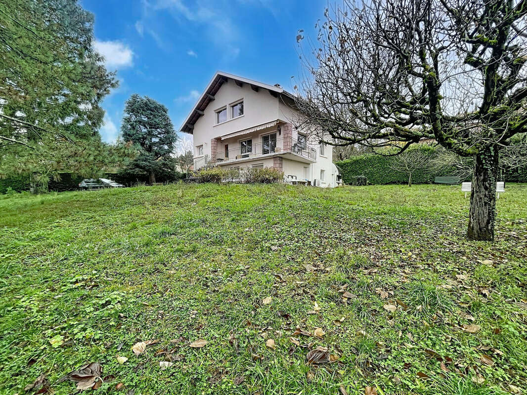 Maison à SAINT-CYR-AU-MONT-D'OR
