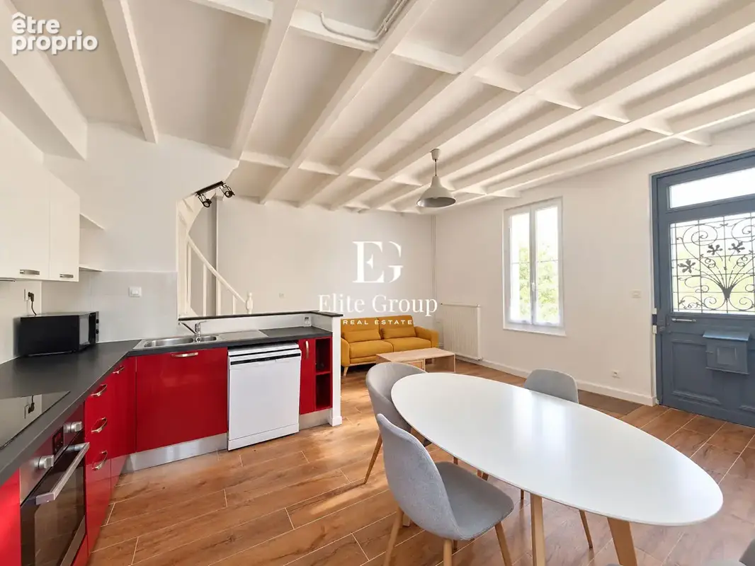 A VENDRE Maison de ville Cognac rue piétonne 3 pièces 81 m² - photo 2